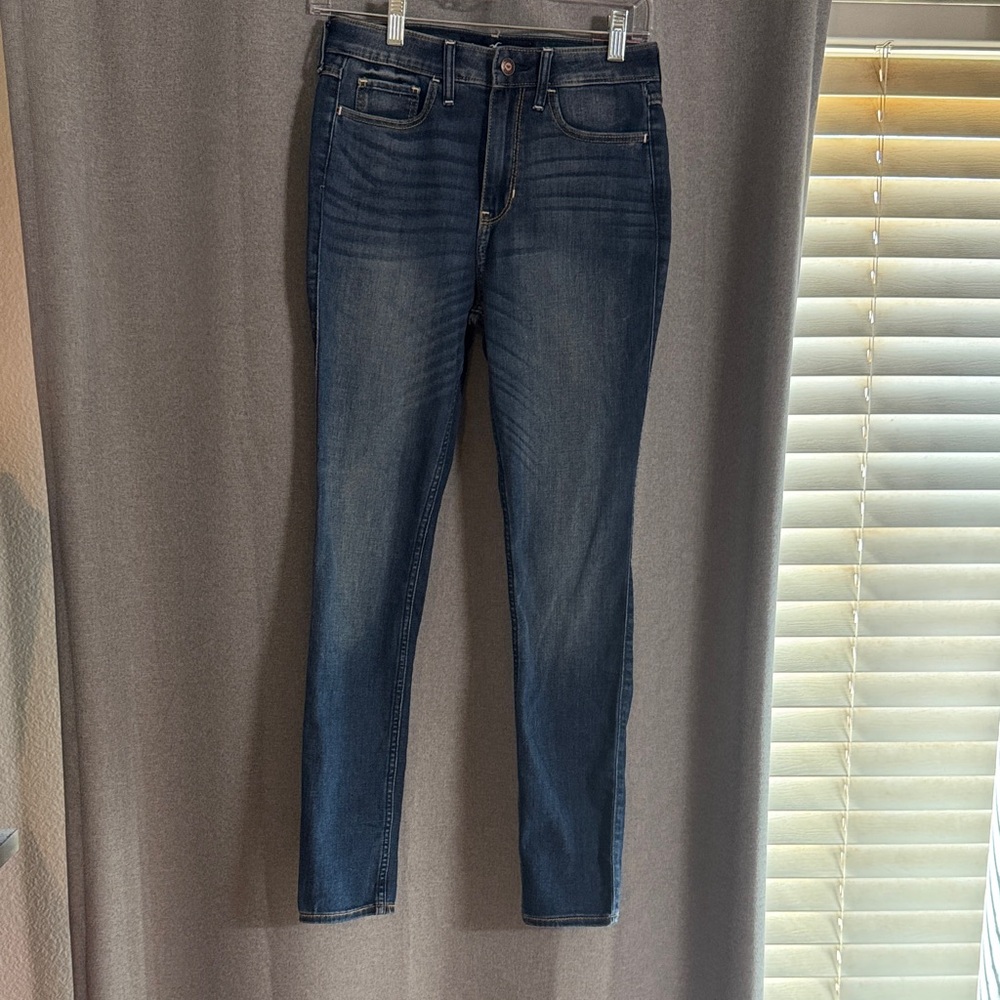 Hollister Women’s High Rise Super Skinny Jeans- size 3S